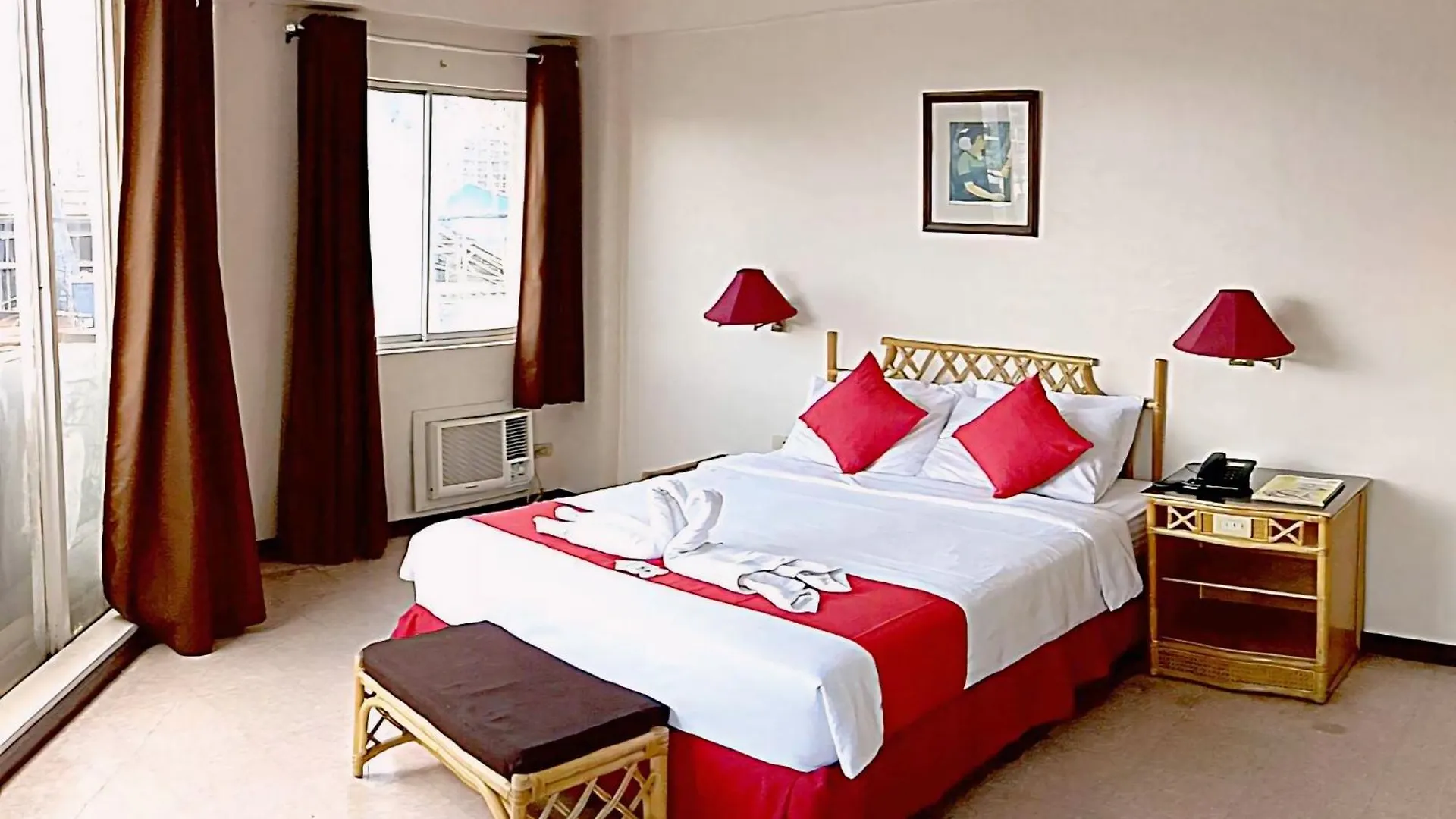 The Humbertos Hotel Davao City 0*,